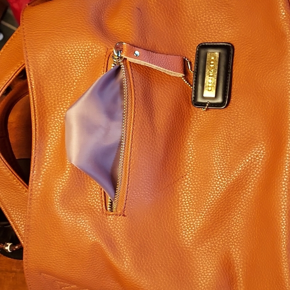 Handbag - Picture 3 of 8